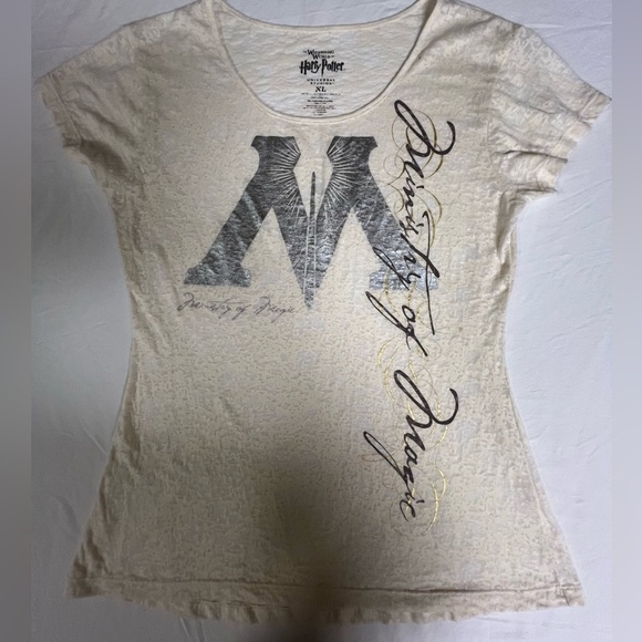 HARRY POTTER UNIVERSITY OF MAGIC LADIES CREAM LIGHT WEIGHT FABRIC SIZE XL TOP - Picture 1 of 9